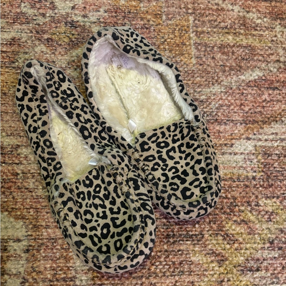 Leopard slippers